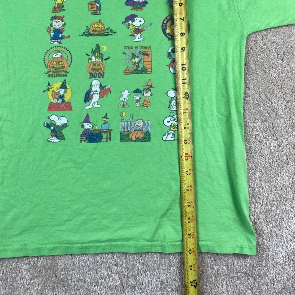 Fruit of the Loom Peanuts Halloween Snoopy Charlie Brown Green Kids T-Shirt L